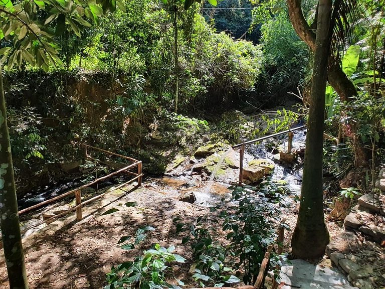 Linda casa com banho natural em Guaramiranga