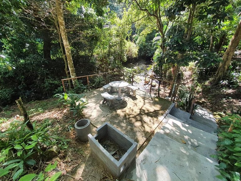 Linda casa com banho natural em Guaramiranga